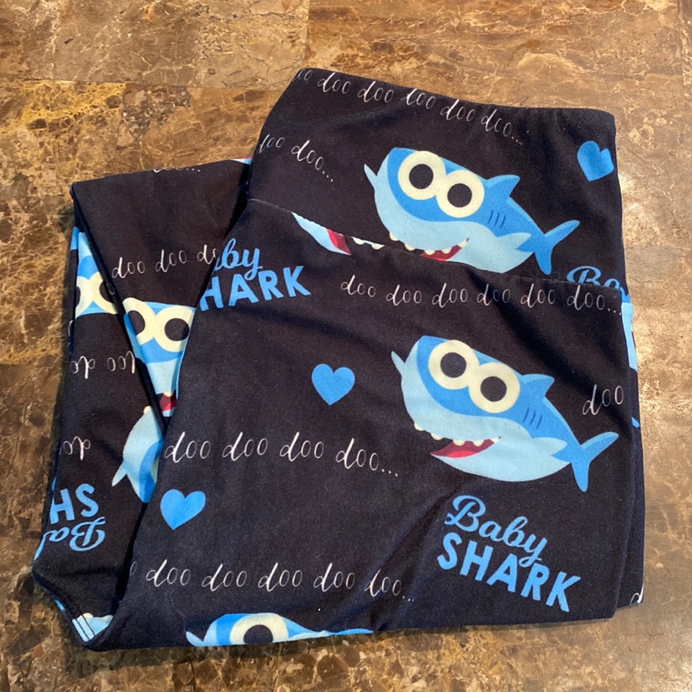 Baby shark leggings
